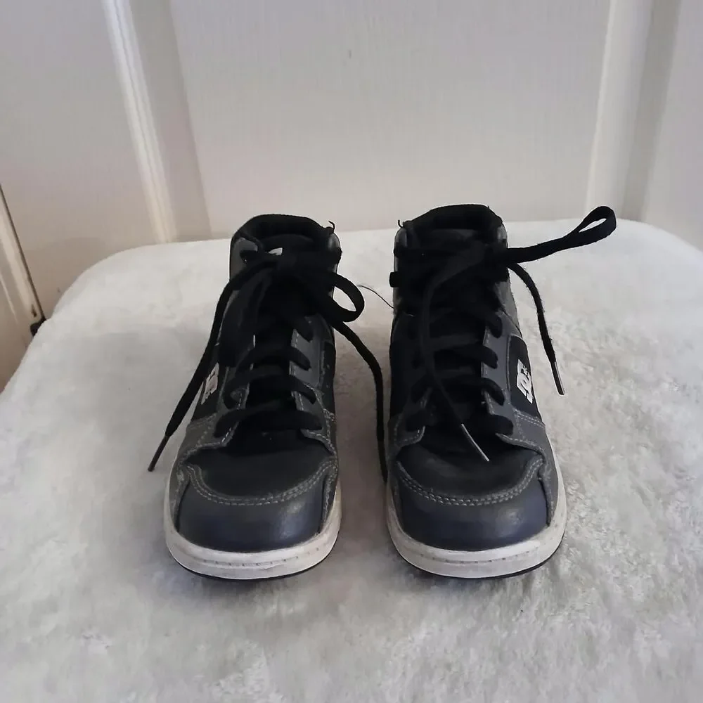 DC Shoes Black and Gray High Top Skate Sneakers Boys' Size 10 Skater Streetwear